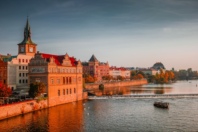 prague luggage storage